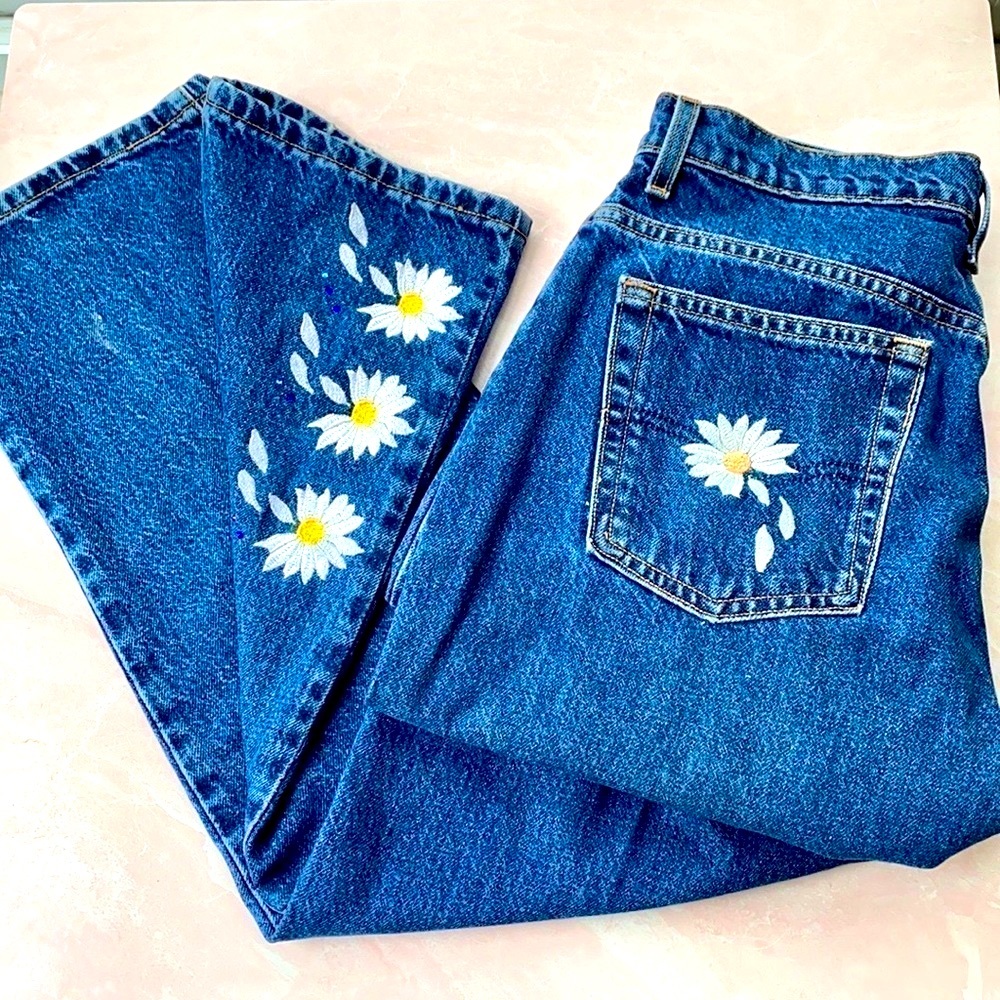 VTG Levi’s Personal Pair Denim High Rise Embroidered Daisy Mom Jeans
